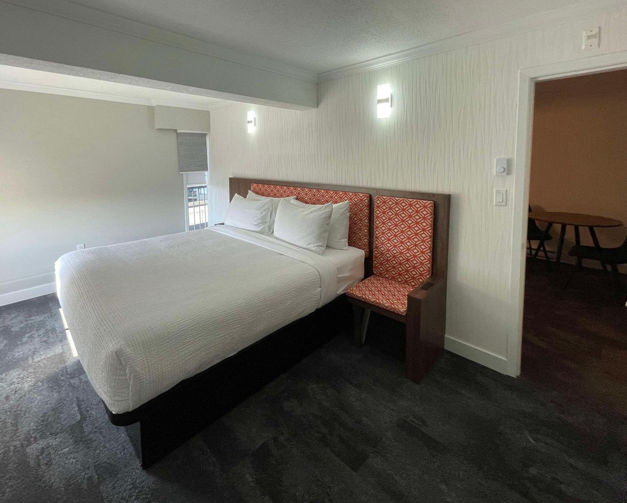 Hotel The Vic, Ascend Collection